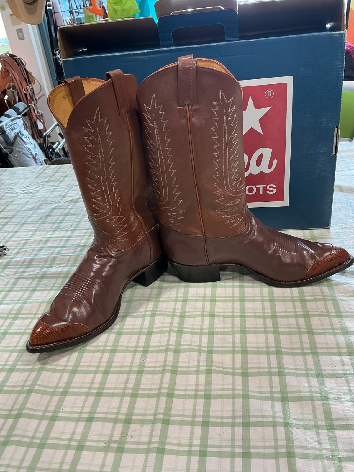 cowboy boots tony lamas