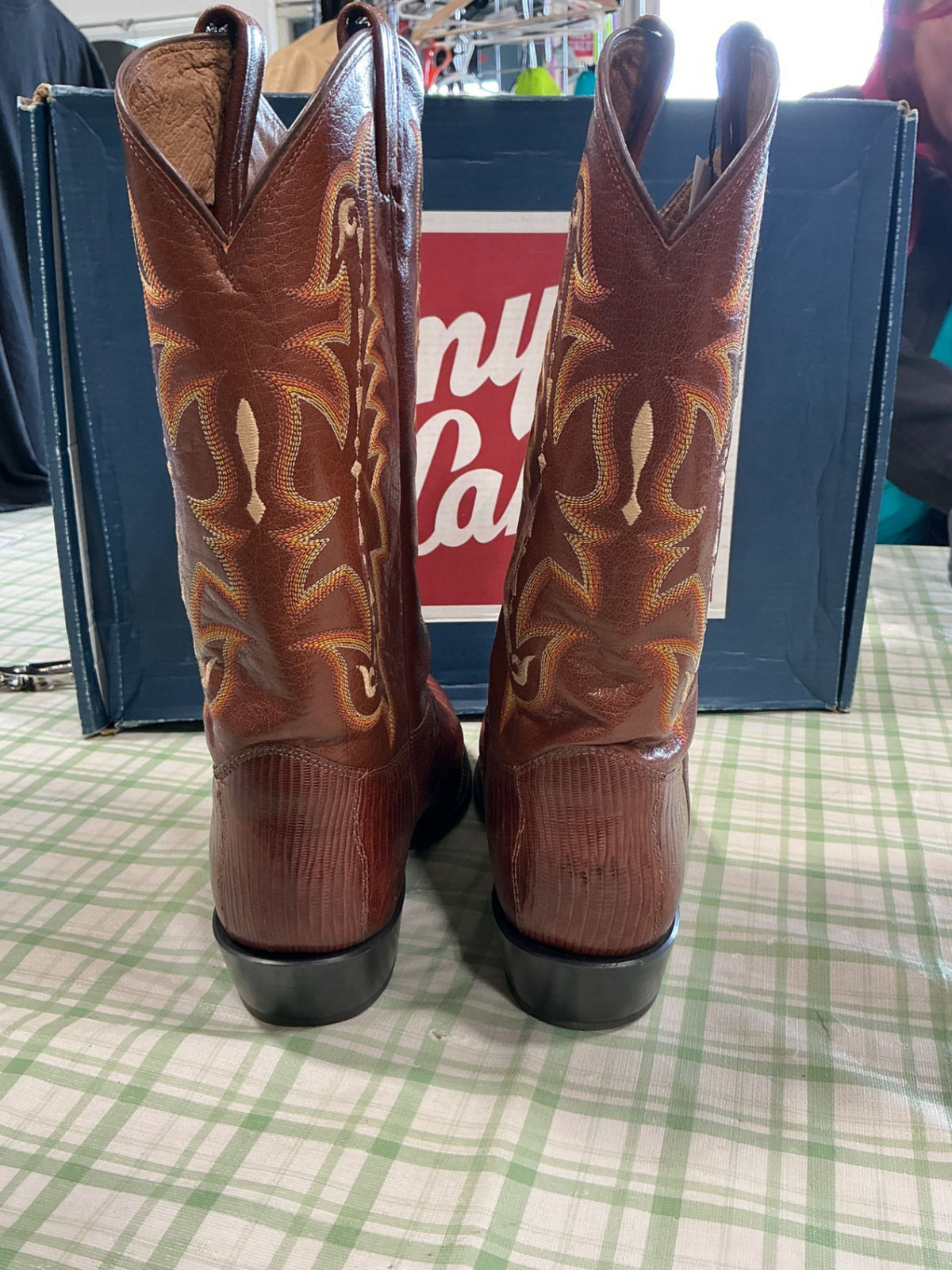 cowboy boots tony lamas 