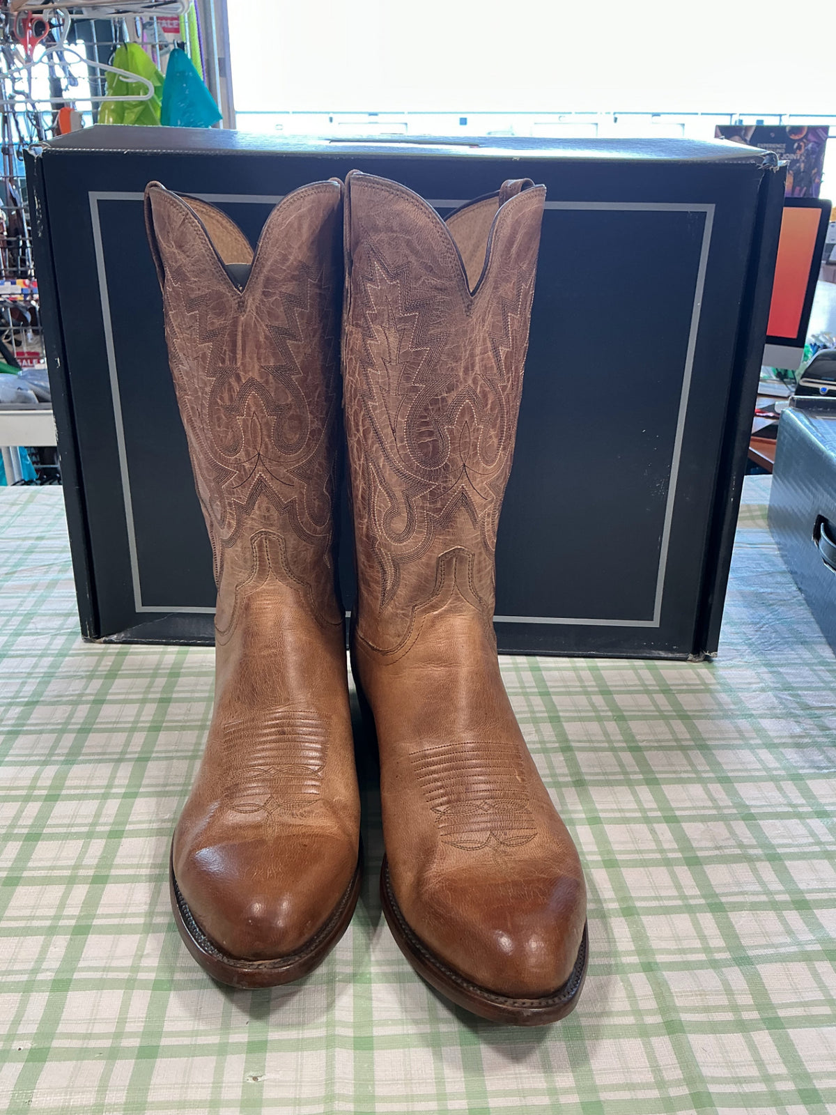 cowboy boots lucchese boot maker 