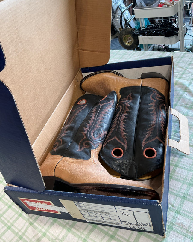 cowboy boots tony lamas 12"
