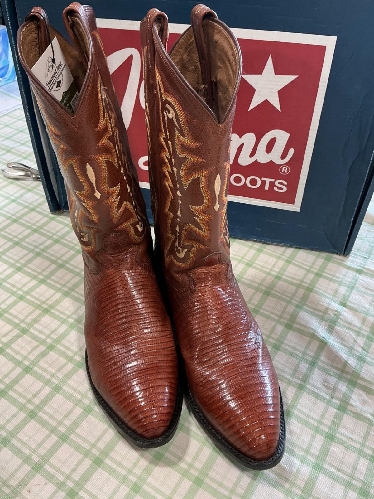 cowboy boots tony lamas 