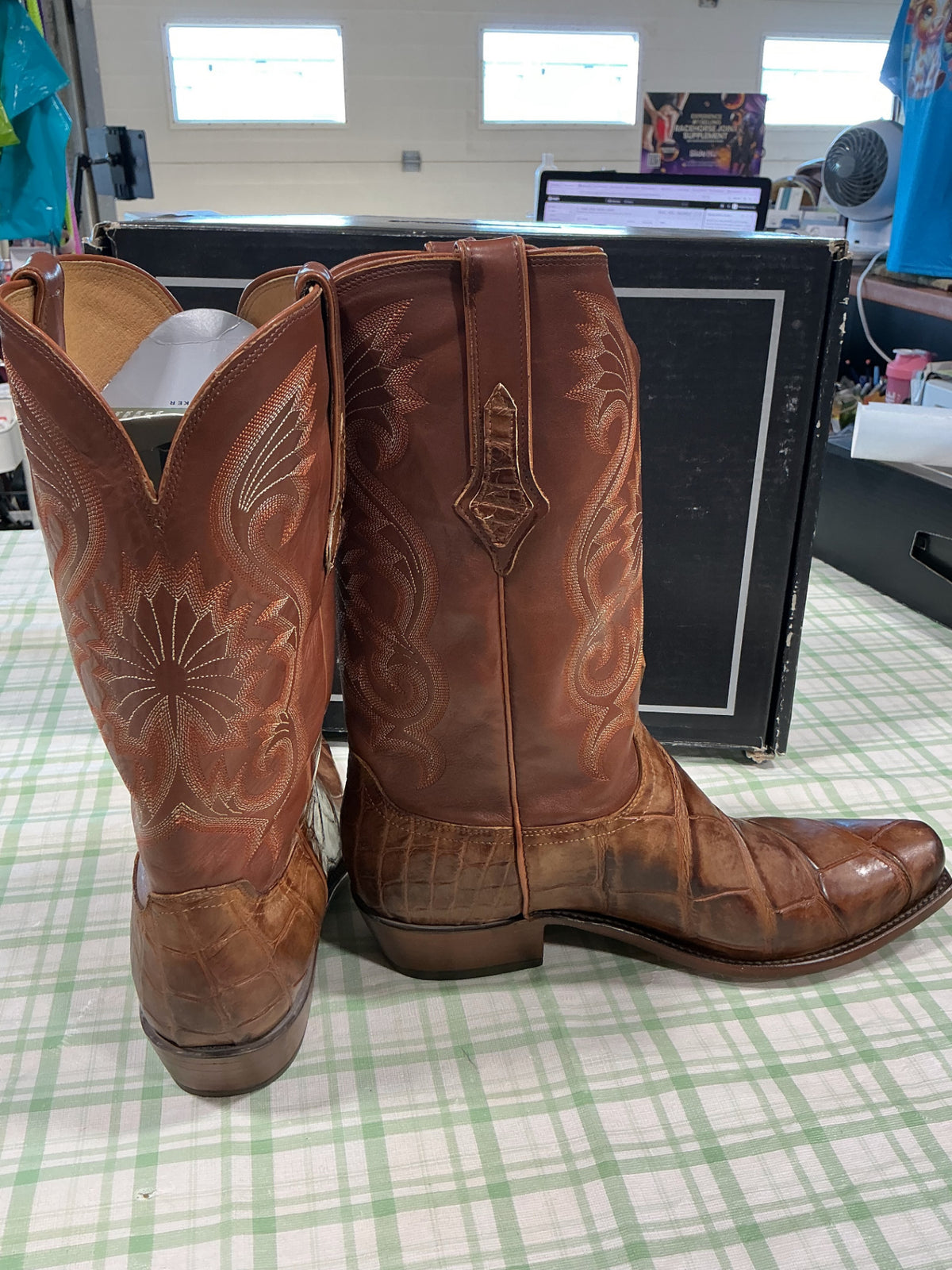 cowboy boots lucchese boot maker 