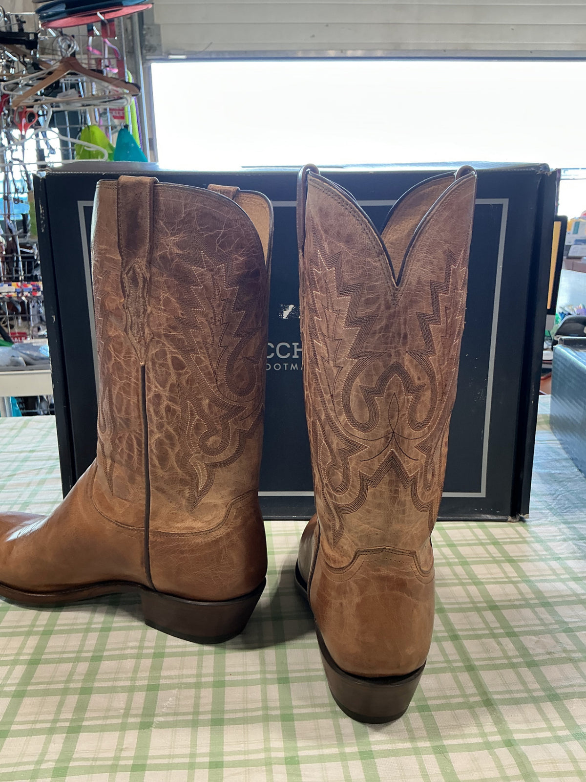 cowboy boots lucchese boot maker 