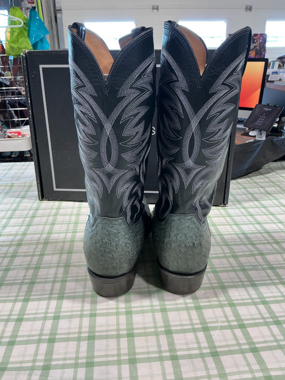 cowboy boots lucchese brand 