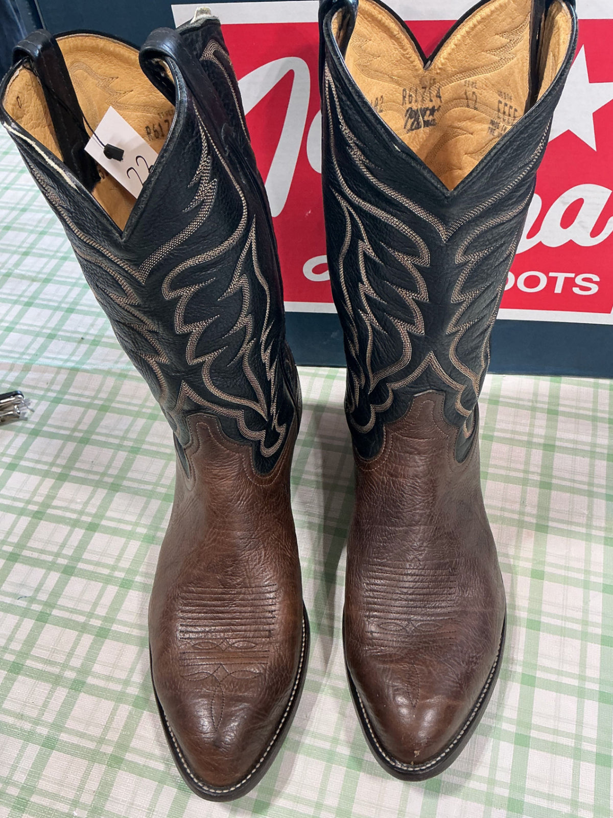 cowboy boots tony lamas 