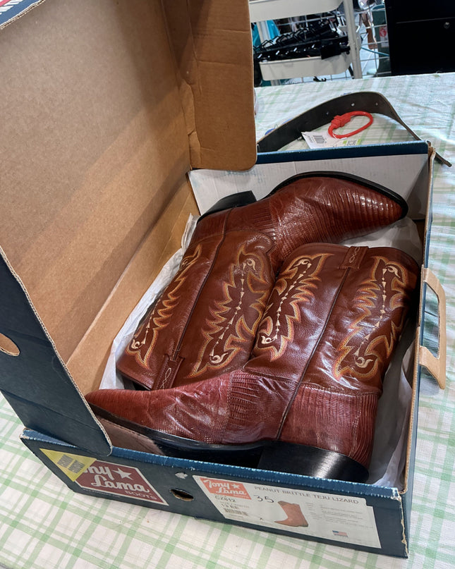 cowboy boots tony lamas 
