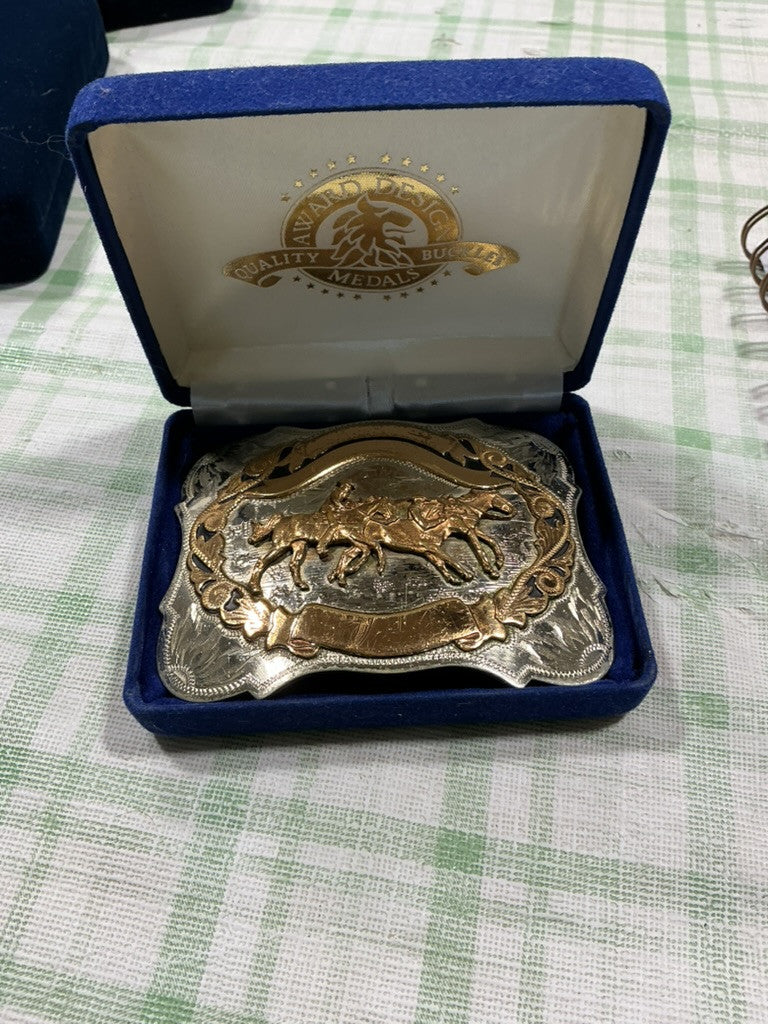 belt buckle 