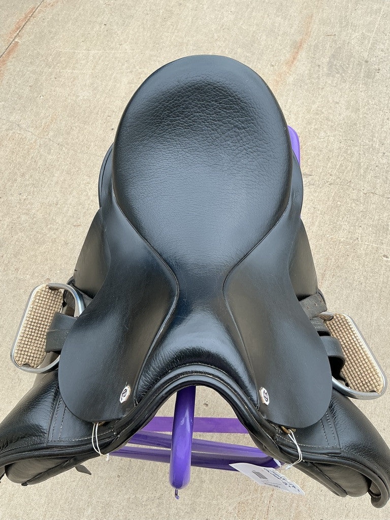 English Saddle Dressage Barns 18" G5"