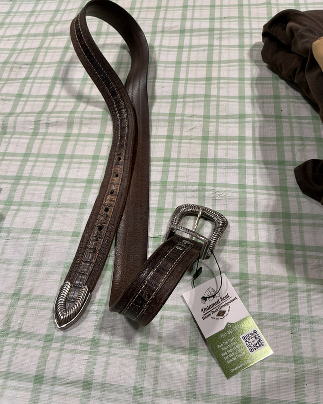 belt leather design on metal