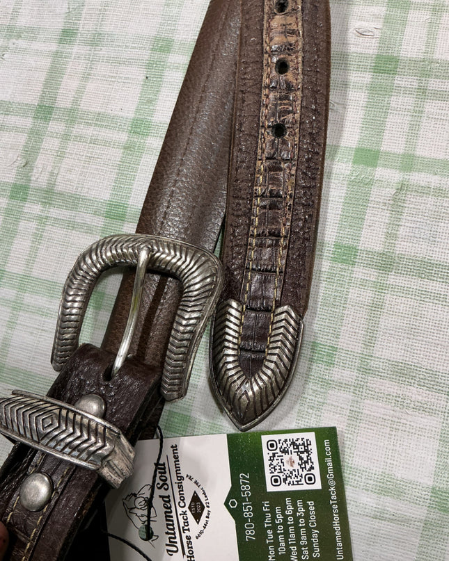belt leather design on metal