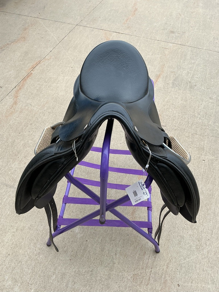 English Saddle Dressage Barns 18" G5"