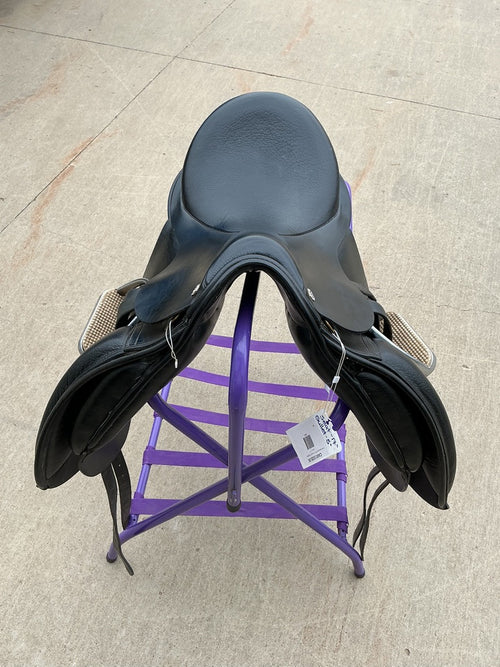English Saddle Dressage Barns 18" G5"