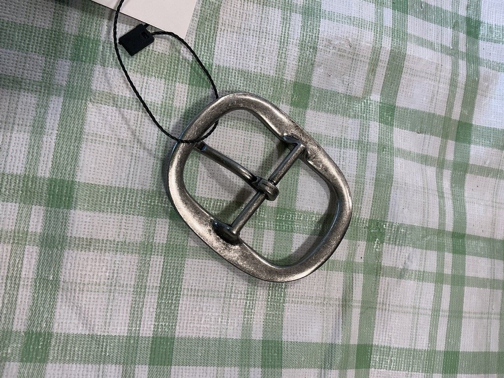 silver belt buckle 