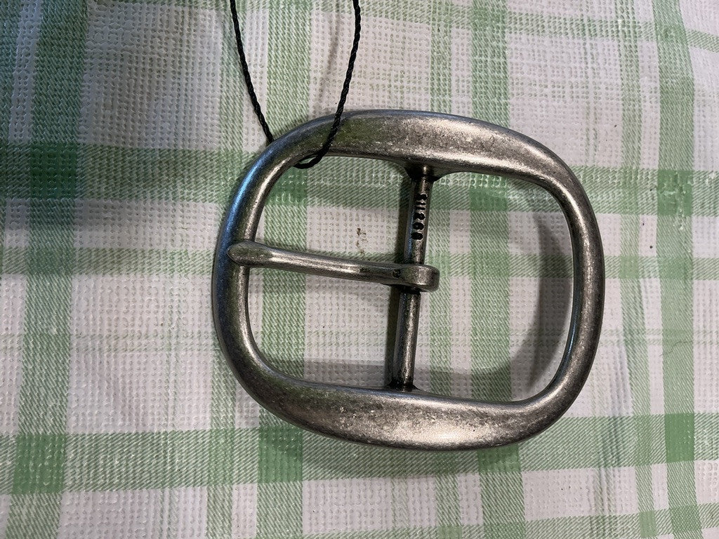 silver belt buckle 