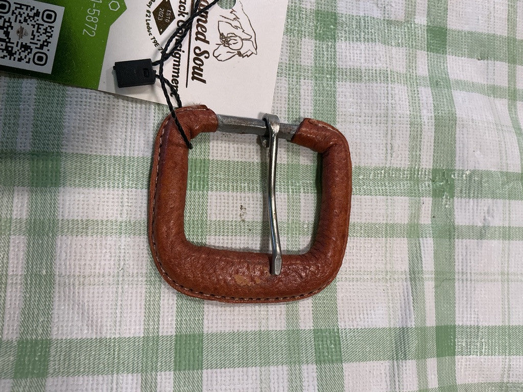belt buckle leather brown 
