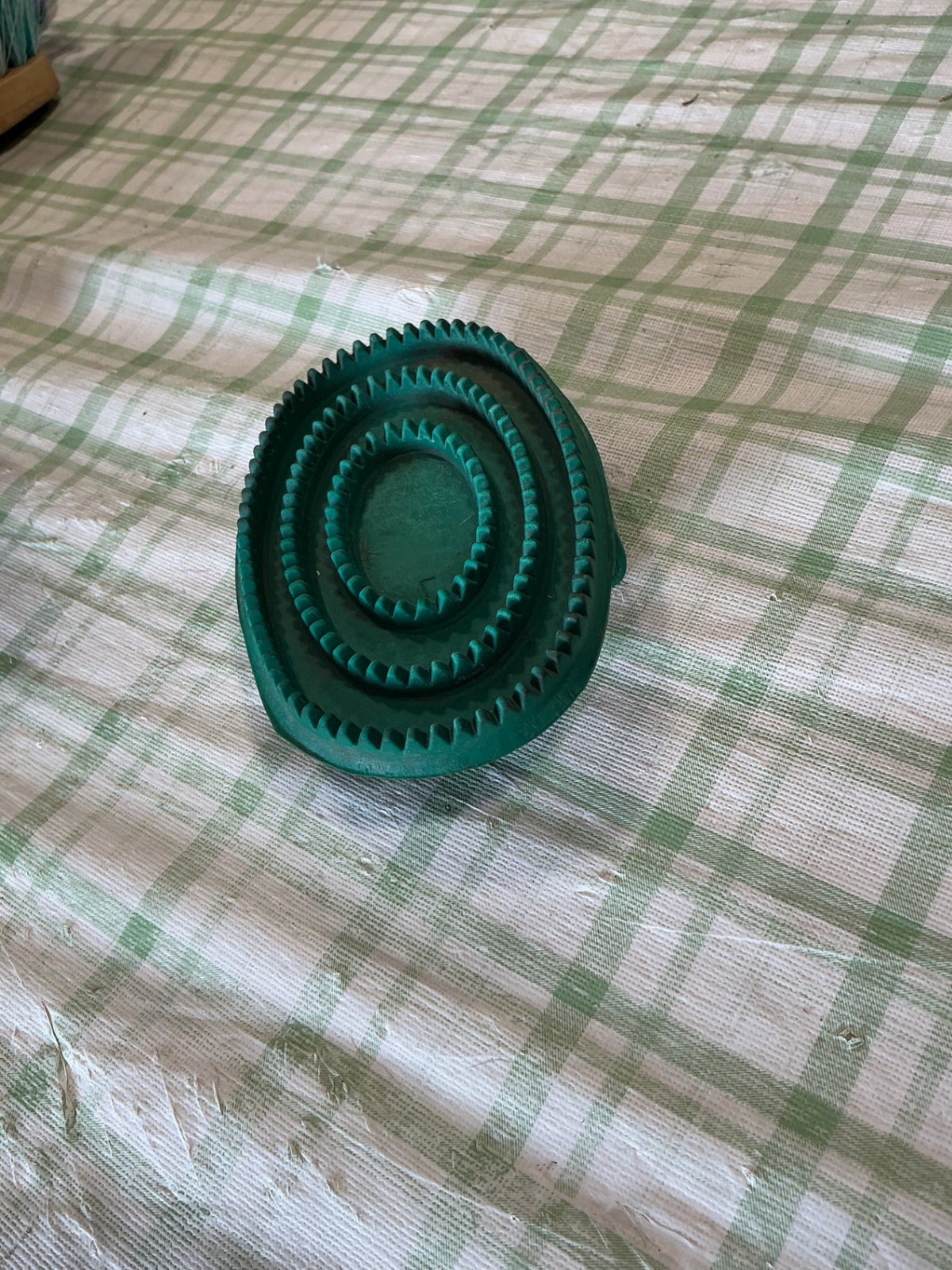 curry comb grooming brush 
