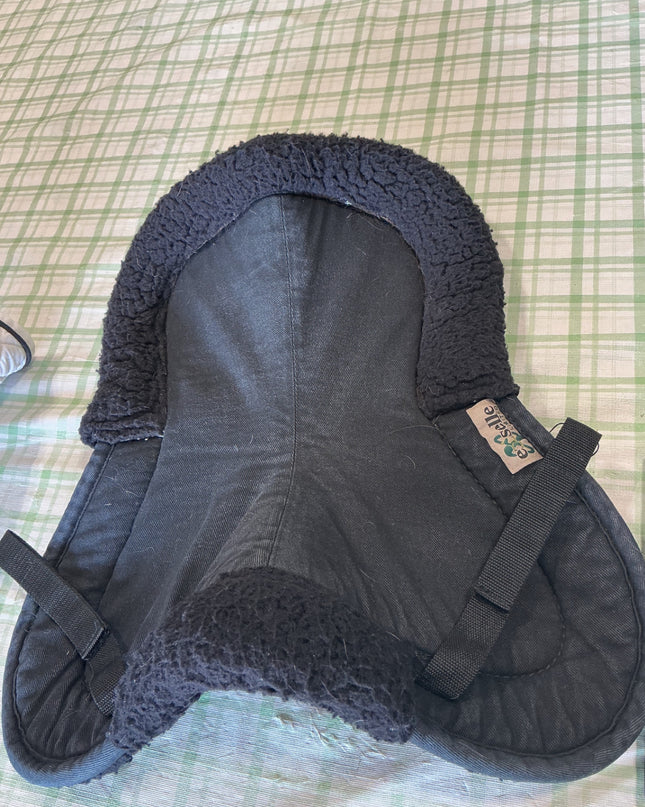 saddle pad 1/2 black eccselle limited 