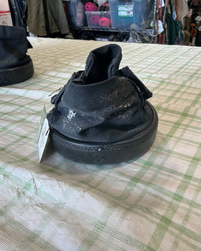 hoof boots 5" soft rides only one 