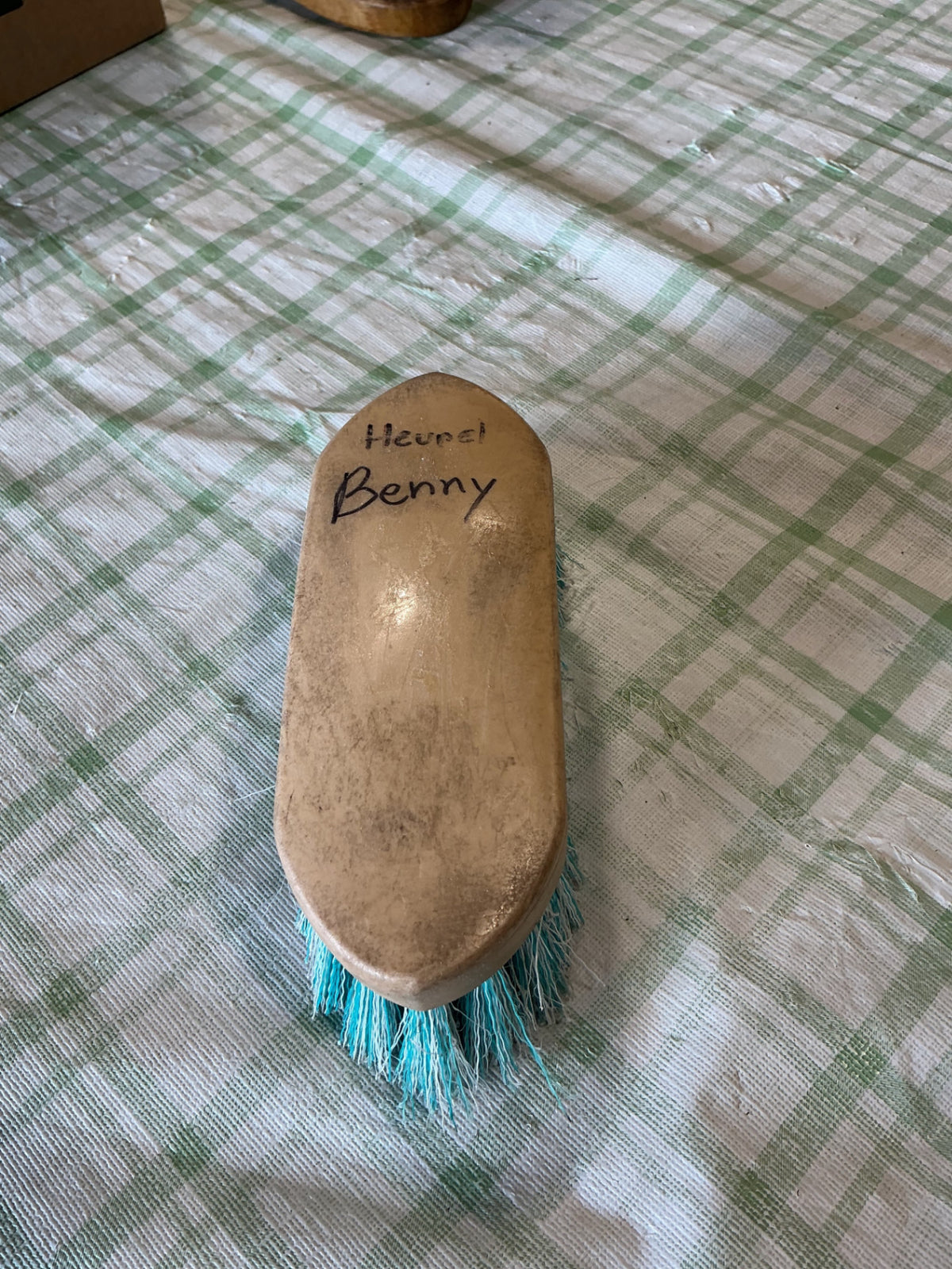 grooming brush 