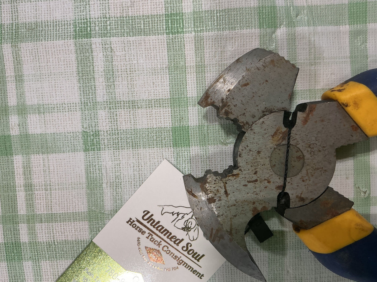 Vise Grips Staple Puller