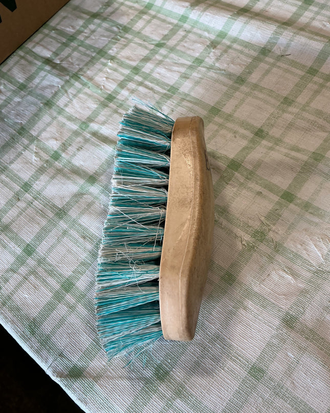 grooming brush 