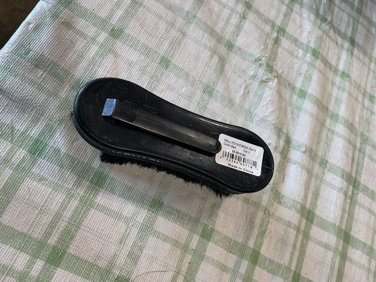 grooming brush black mini 