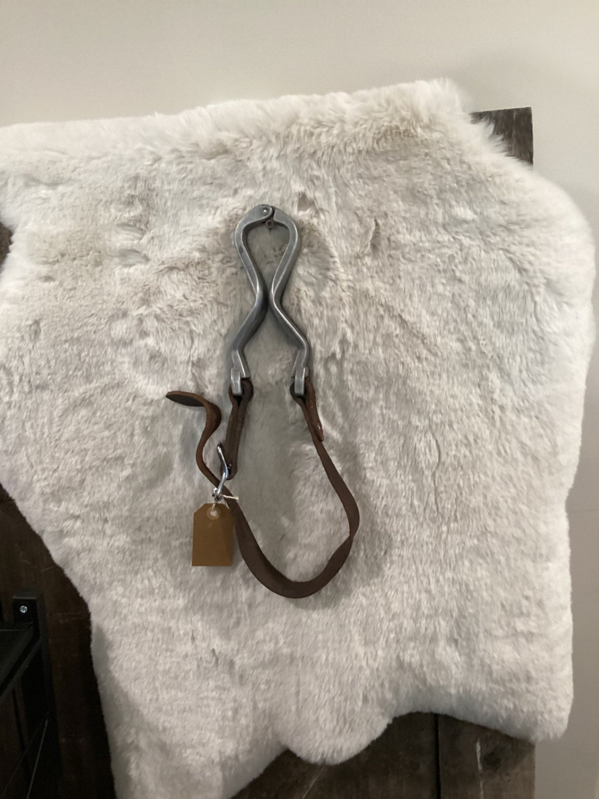 Cribbing Collar – Leather Harness with Aluminum Cracker | Used