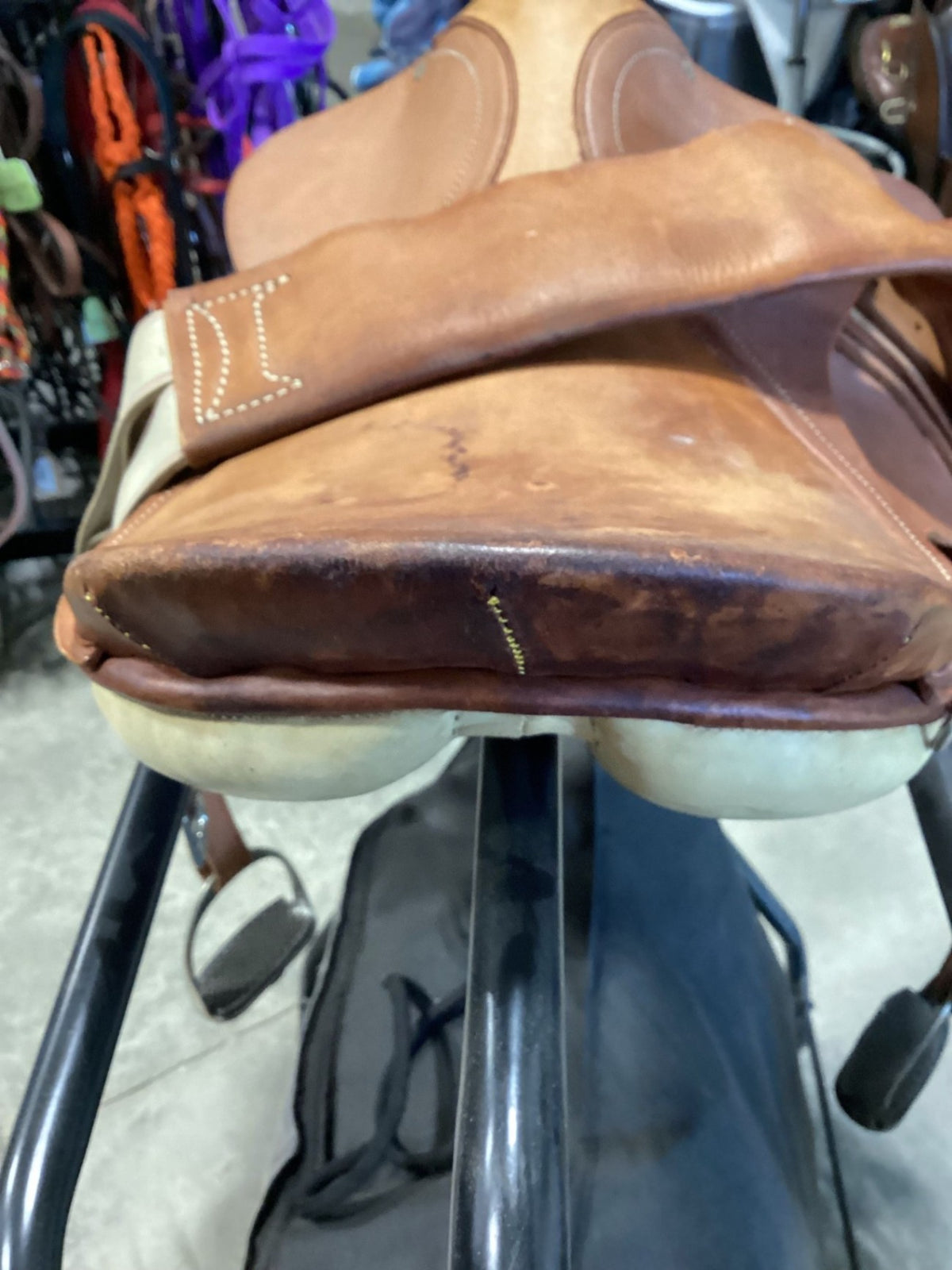 English Saddle – Corneta S15" G5" with Girth & Stirrups | Used