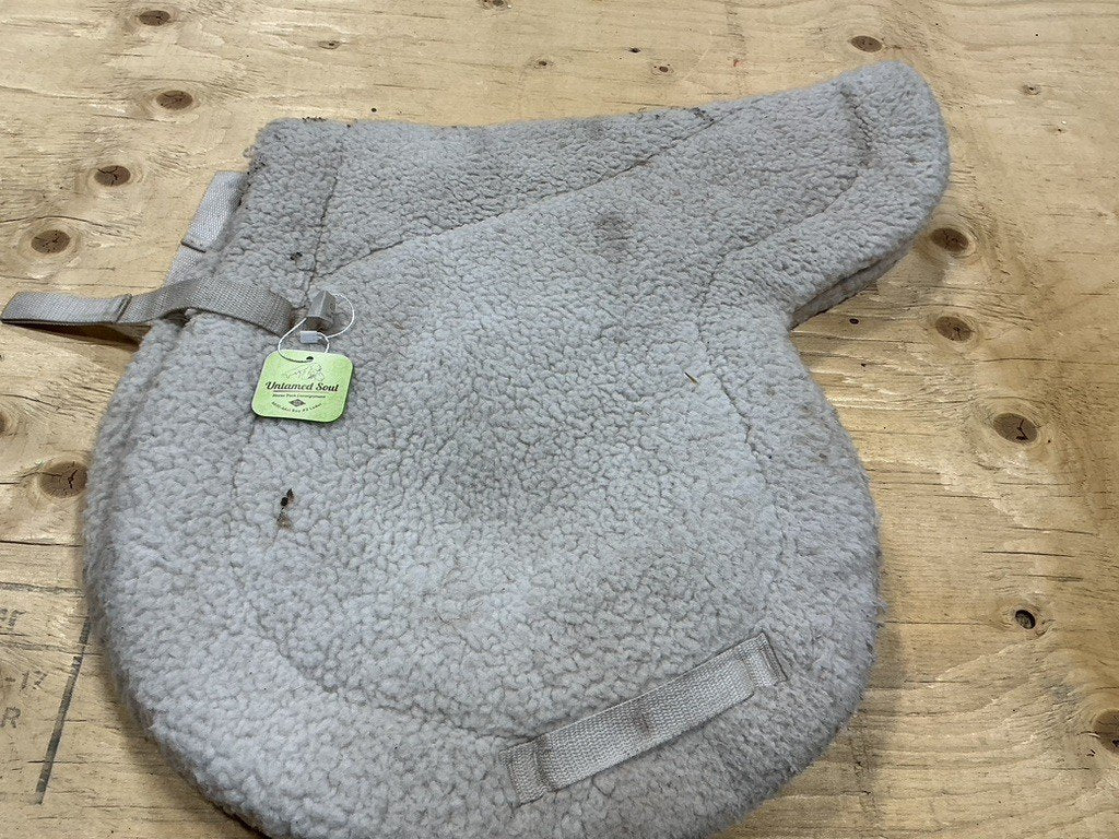English Saddle Pad – Fleece, White, Full | Used