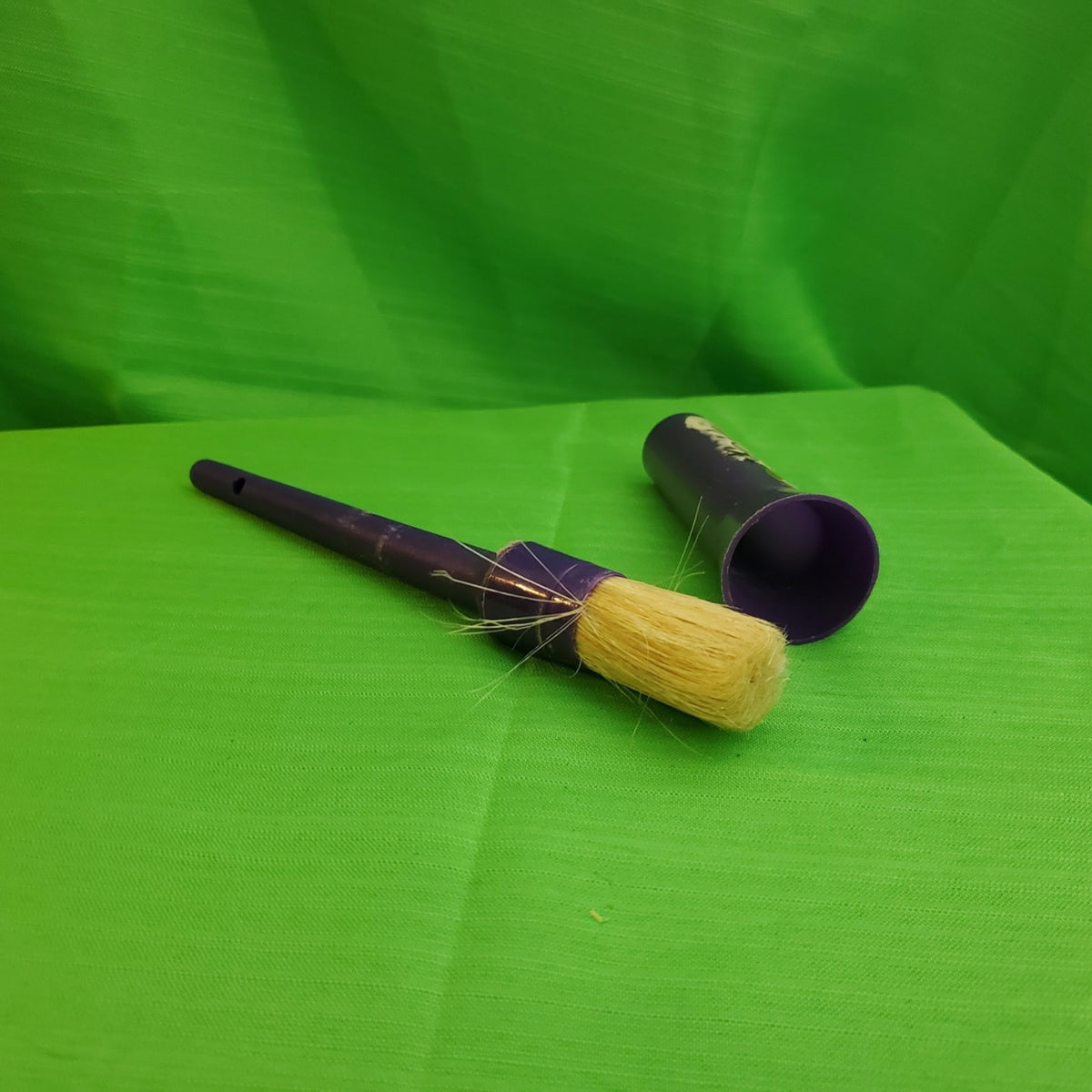 Hoof Oil Brush – Purple/White | Used