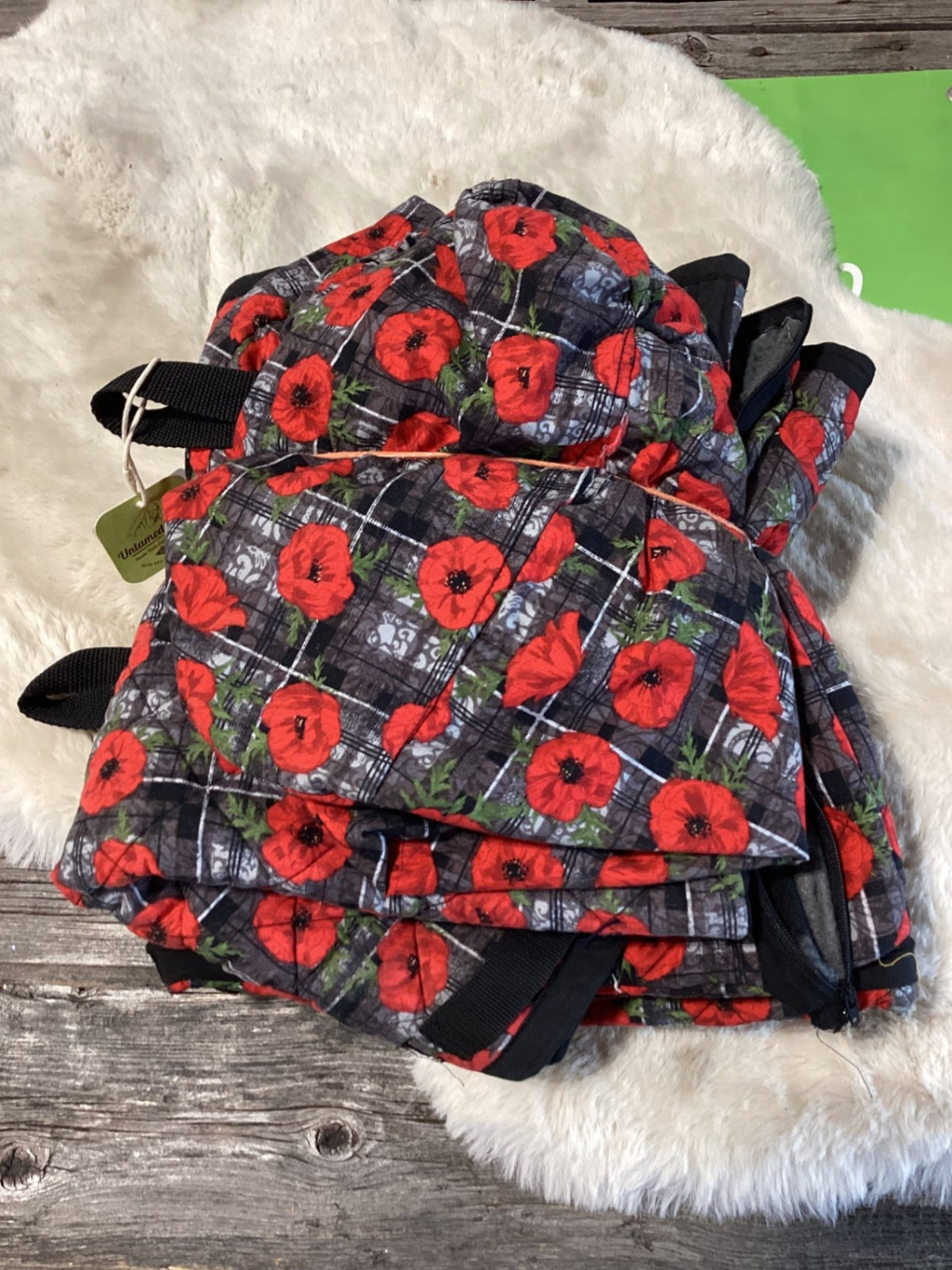 English Saddle Pad Set – Poppy Collection (Pad, Garment Bag, Helmet Bag, Boot Bag, Stirrup Covers) | Used