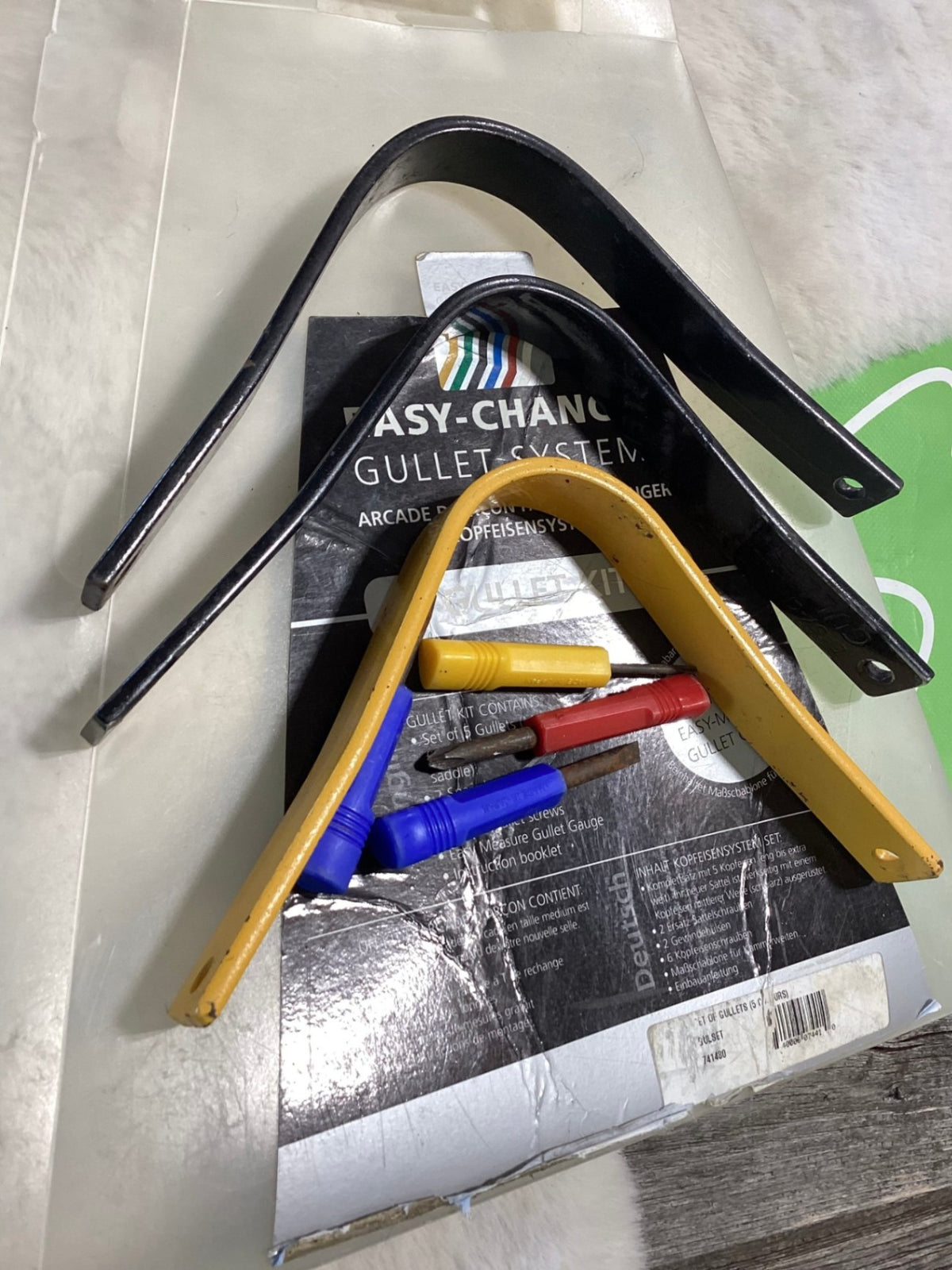 English Saddle Gullets – Yellow & Black | Used