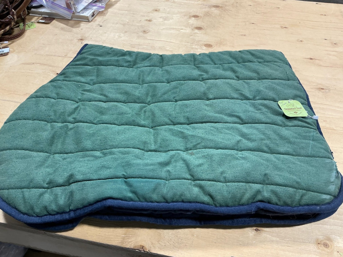 English Saddle Pad – Green/Blue (Tear in Corner) | Used