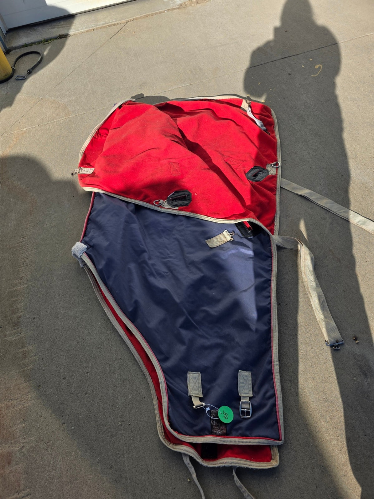 Winter Blanket – Red Fleece Liner, 68", Est. 50–100g (No Leg Straps) | Used