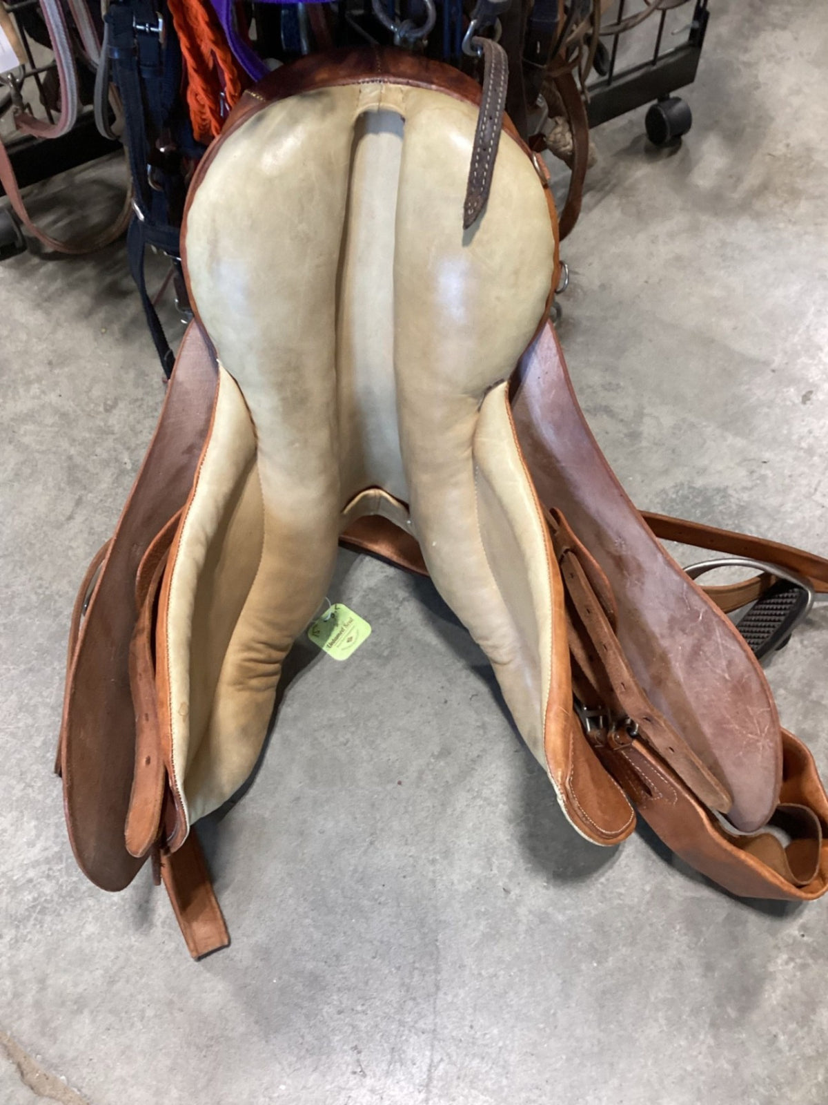 English Saddle – Corneta S15" G5" with Girth & Stirrups | Used