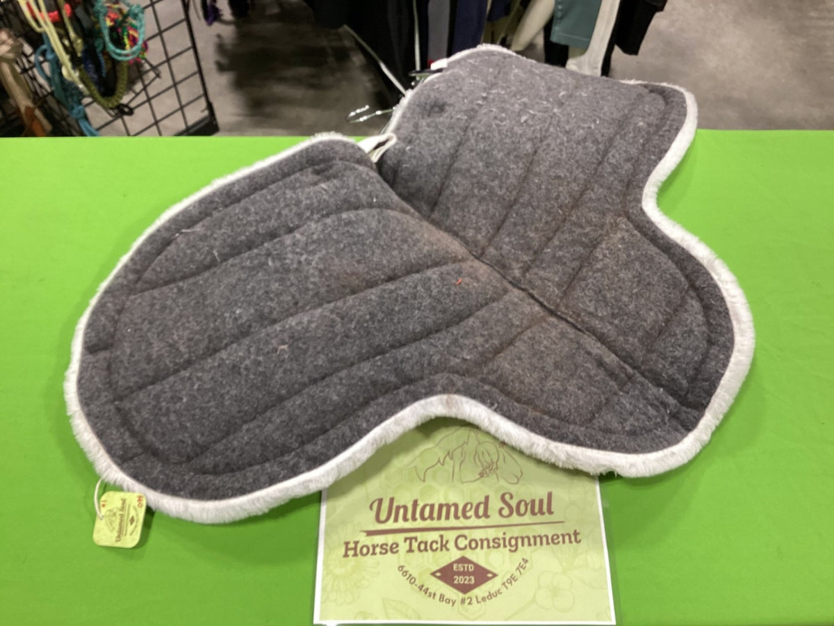English 1/2 Saddle Pad – White (B) | Used