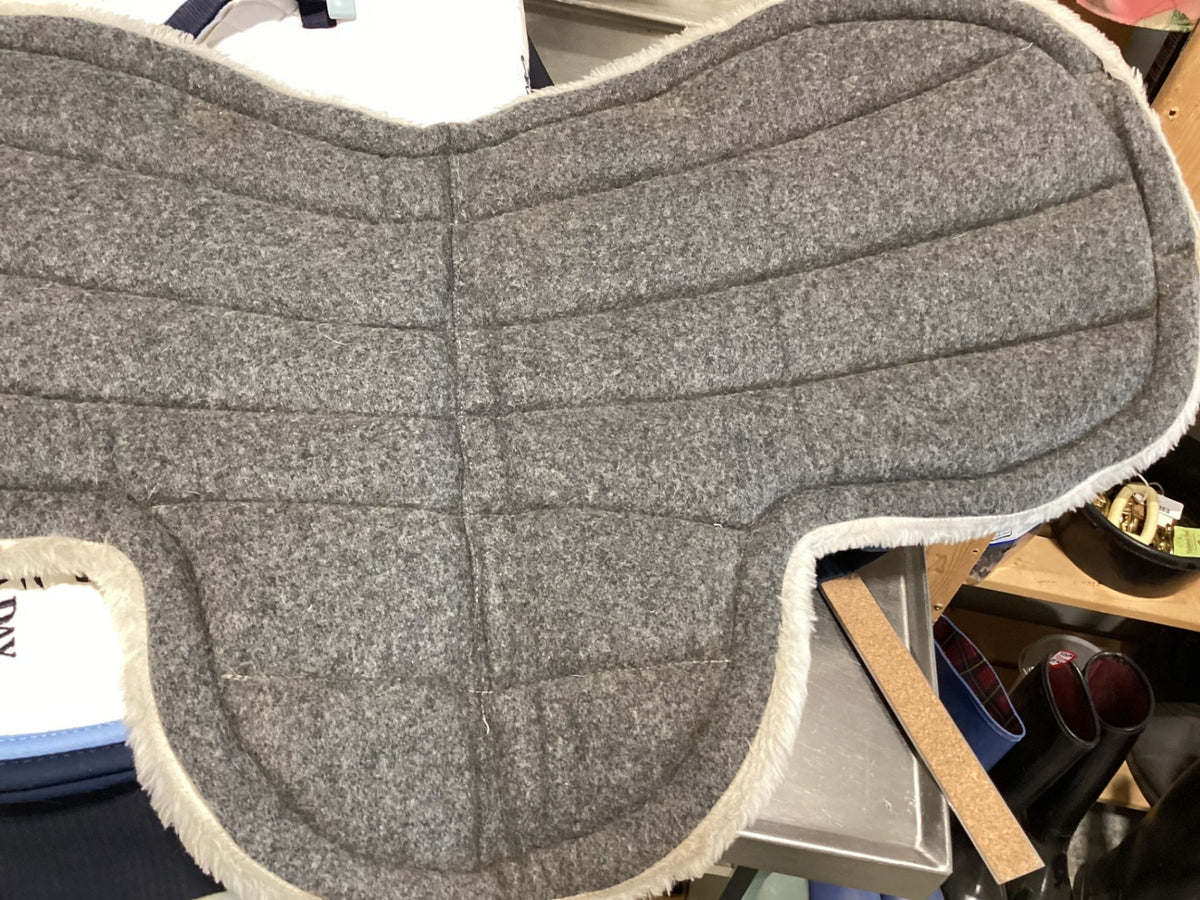 English 1/2 Saddle Pad – White (A) | Used