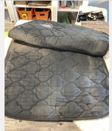 English Saddle Pad – Black & White Bling | Used