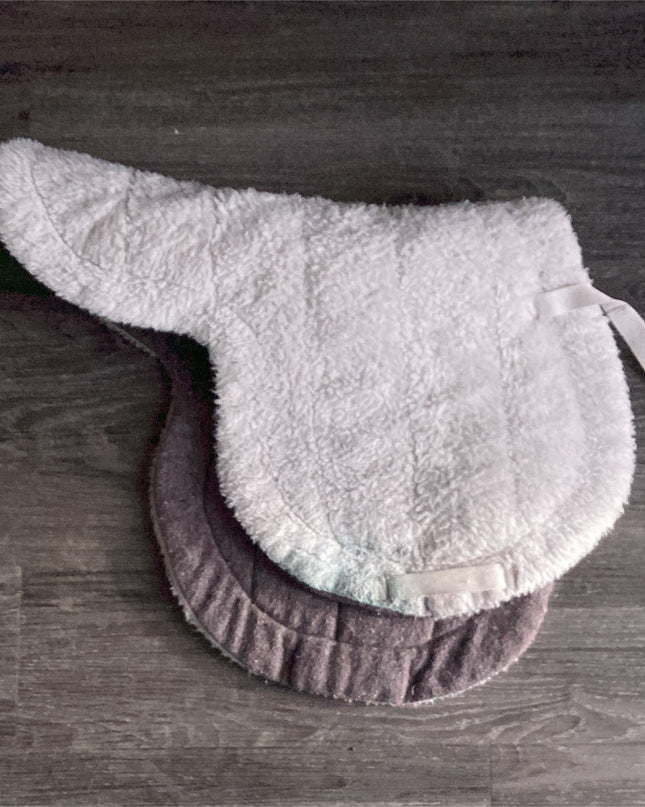 English 1/2 Saddle Pad – Collins Whip & Tack, Fleece | Used