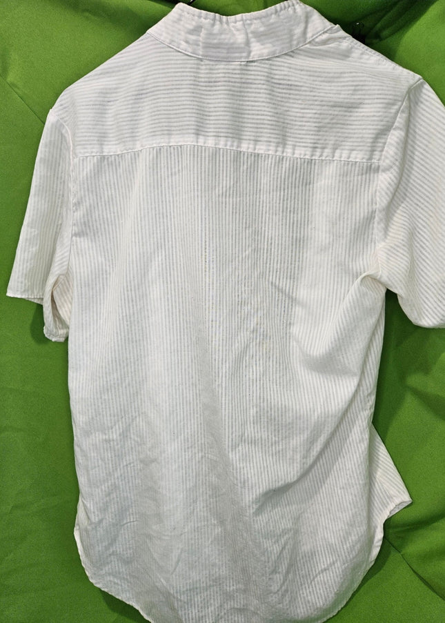 English Shirt – Top Call, Small | Used