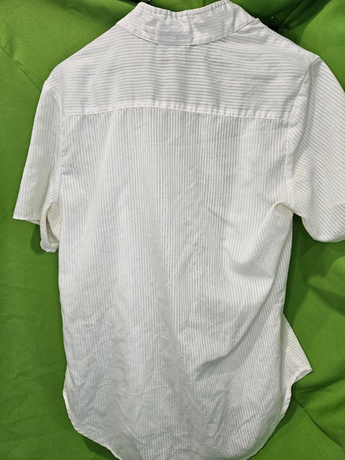 English Shirt – Top Call, Small | Used