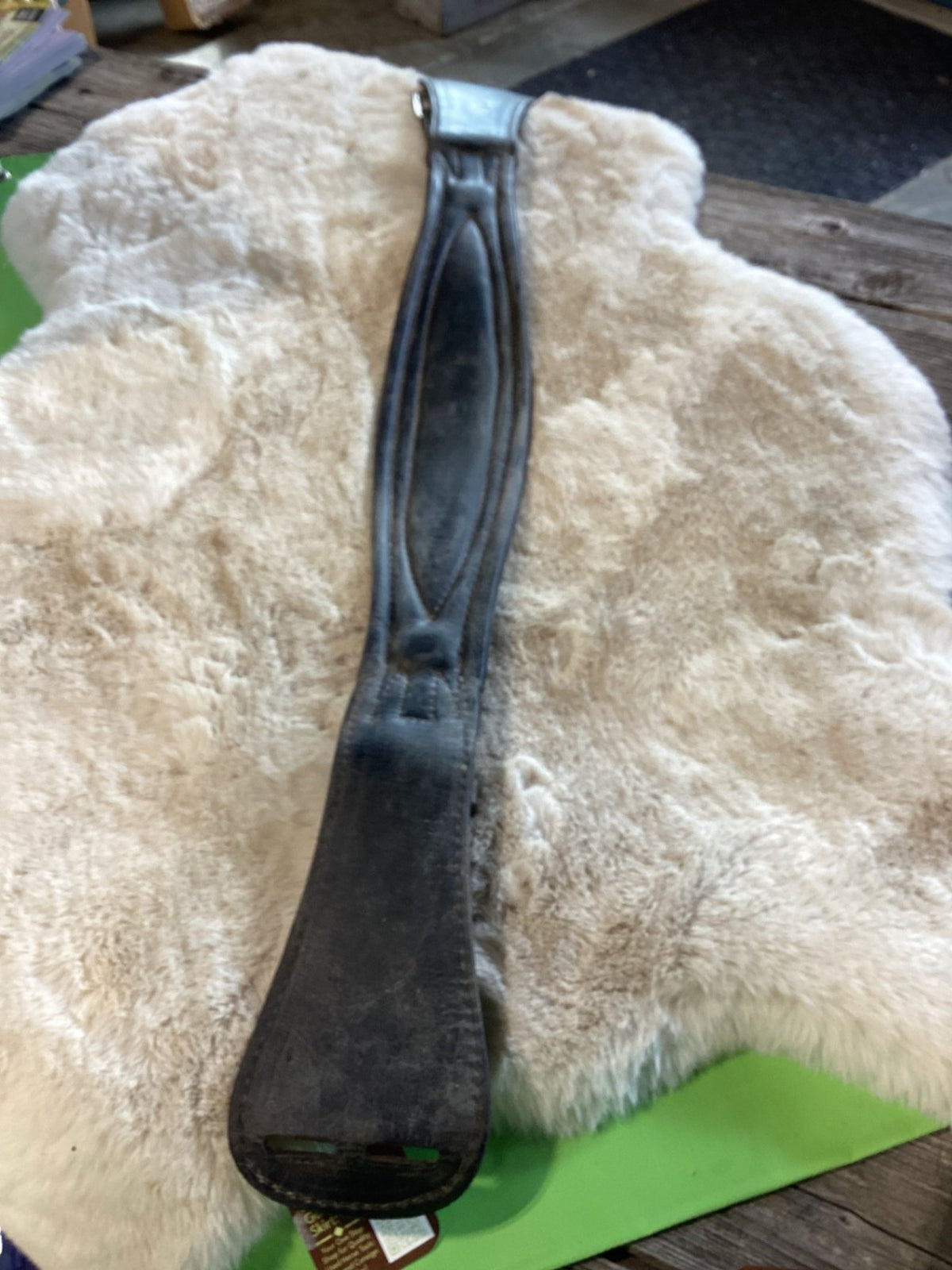 English Girth – JH Sinclair Dressage, 32" | Used
