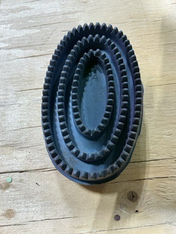 Curry Comb – Rubber, Purple | Used