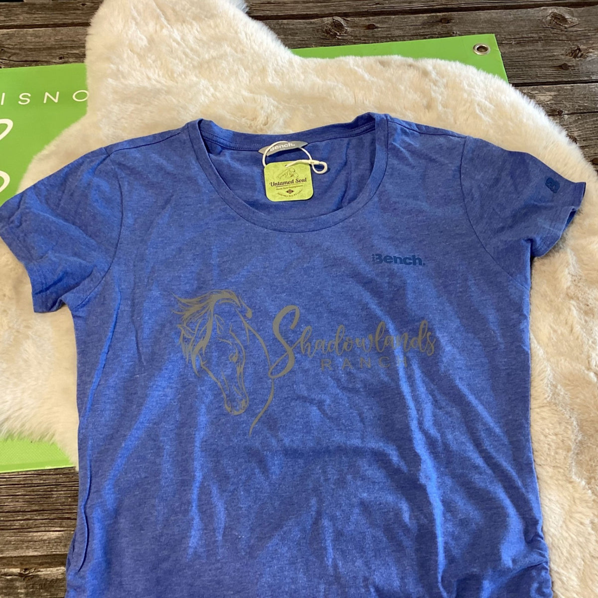 T-Shirt – Bench Shadowlands | Used