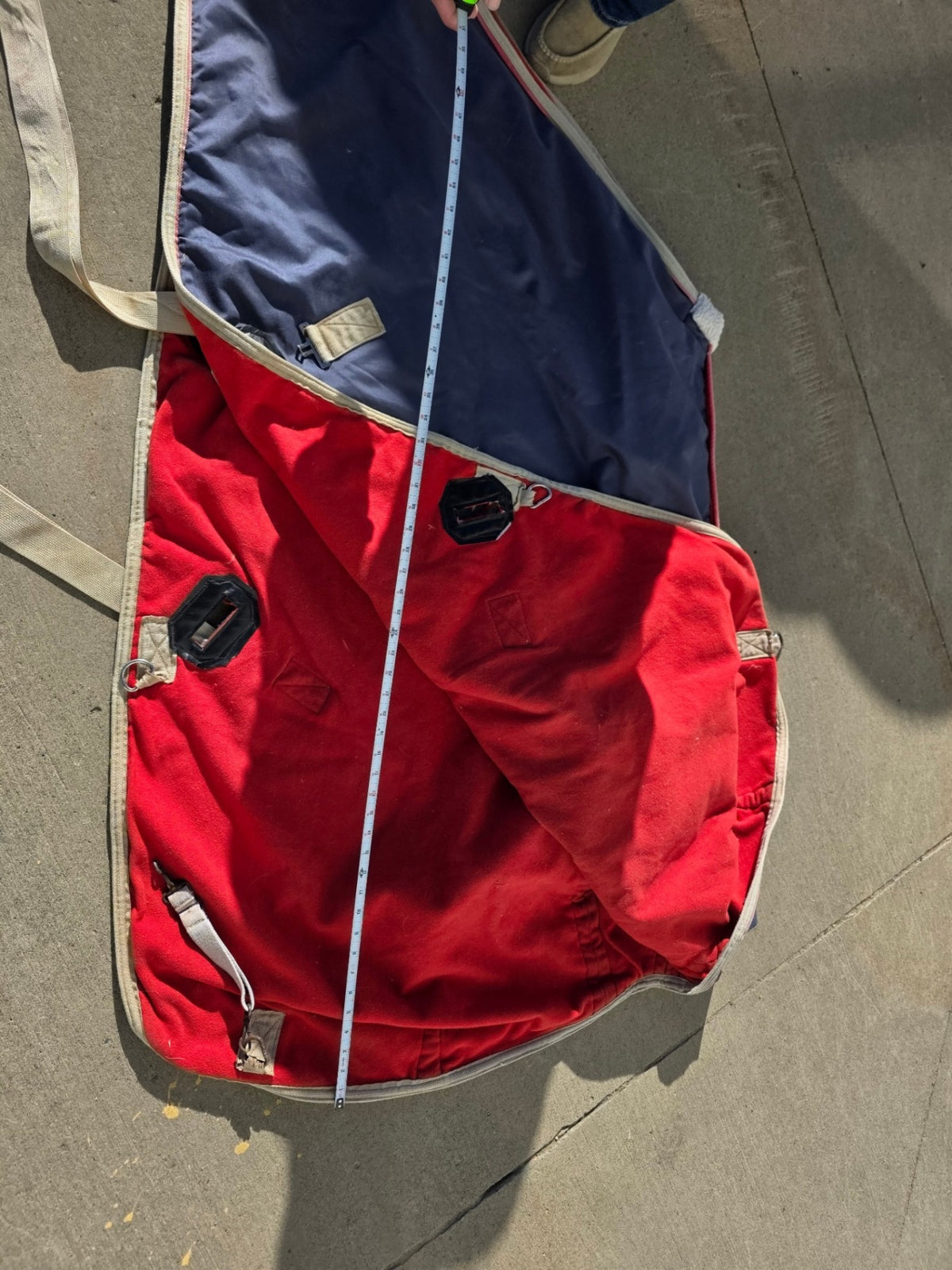 Winter Blanket – Red Fleece Liner, 68", Est. 50–100g (No Leg Straps) | Used