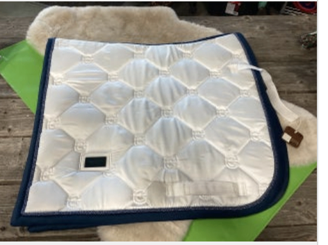 English Saddle Pad – Equestrian Stockholm Dressage, White, Full | Used