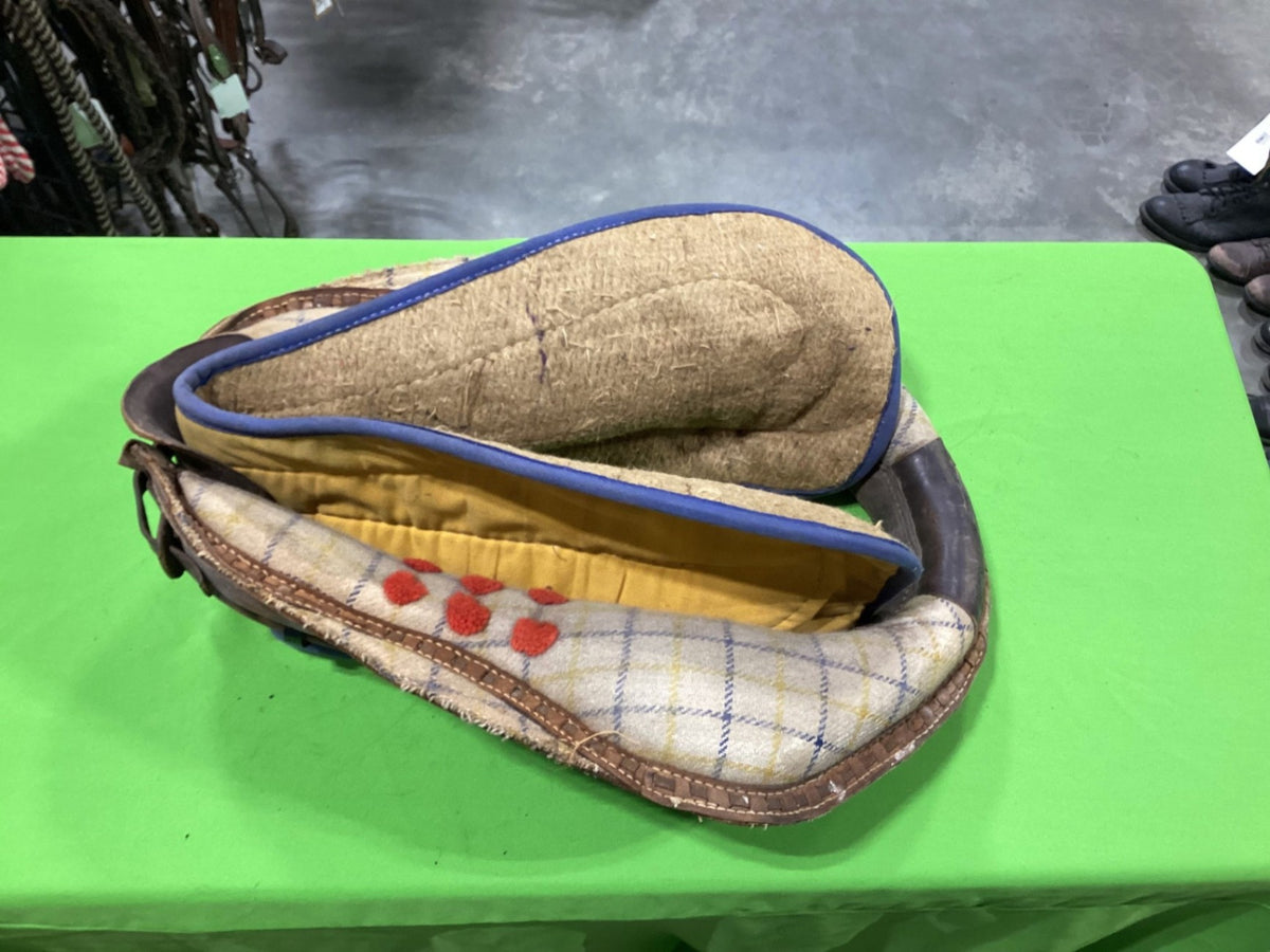 Draft Horse Collar – Vintage with Blanket (2 Available, Decorative) | Used