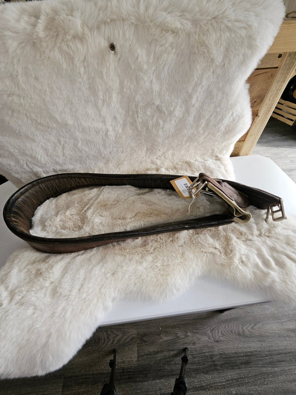 English Girth – Leather, 50" | Used