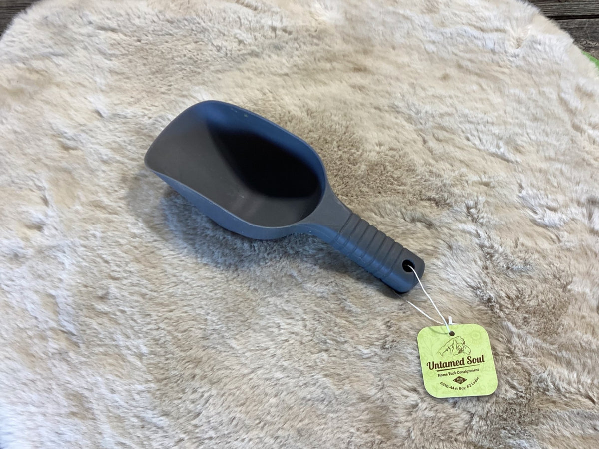 Feed Scoop – Small, Grey (Price Each) | Used