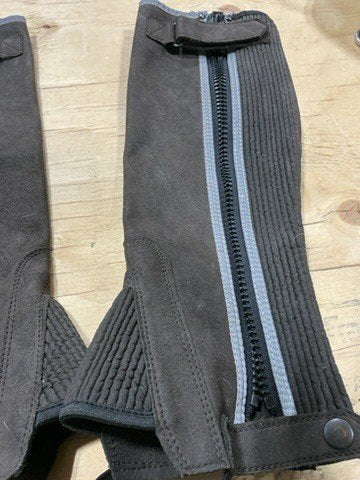 English 1/2 Chaps – Brown Leather, S/M | Used